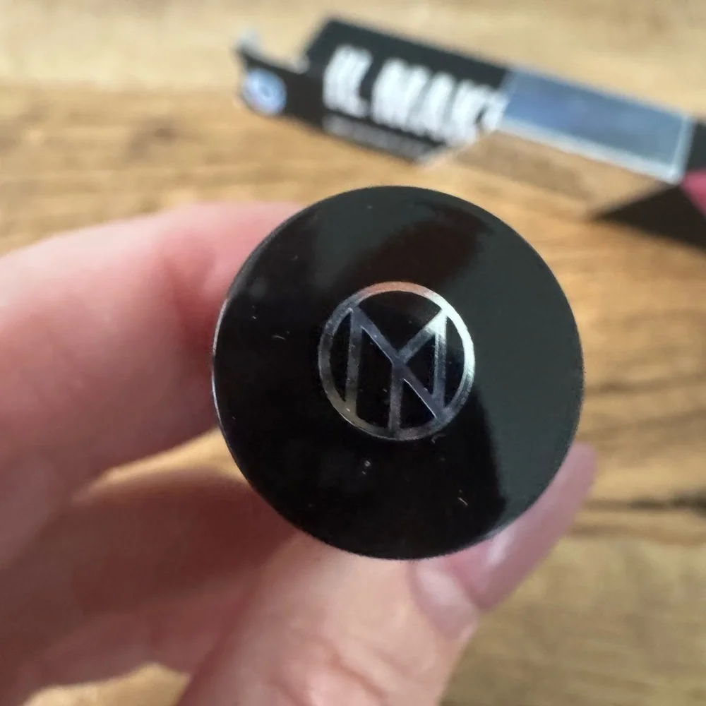 NEW IN BOX Il Makiage Rave Lip Crayon Super Sheer Lip Color ~ Samui (454) 💋
